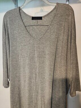 Alexander + David Women's Gray V-Neck 3/4 Sleeve Stretch Top Size L/XL